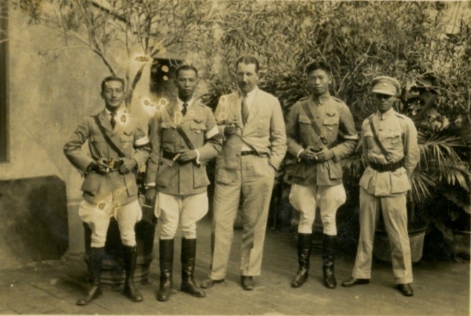 Kenneth Cantlie (middle) with a Westerner and Chinese air pilots